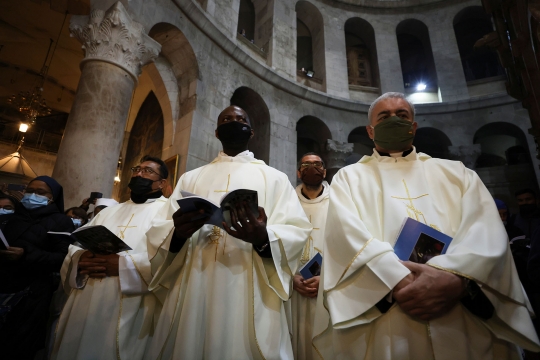 Melihat Pelaksanaan Ibadah Kamis Putih di Gereja Makam Yesus