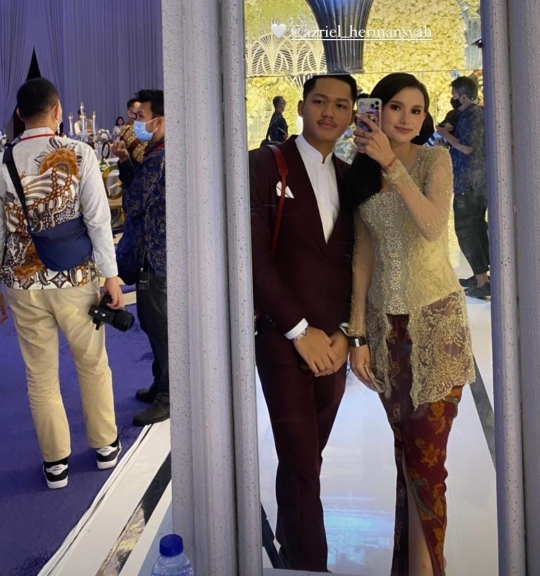 7 Potret Sarah Menzel Kekasih Azriel di Nikahan Atta-Aurel, Cantiknya Kebangetan