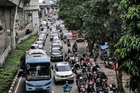 Kemacetan di Jalan Kapten Tendean Akibat Proyek Galian Utilitas