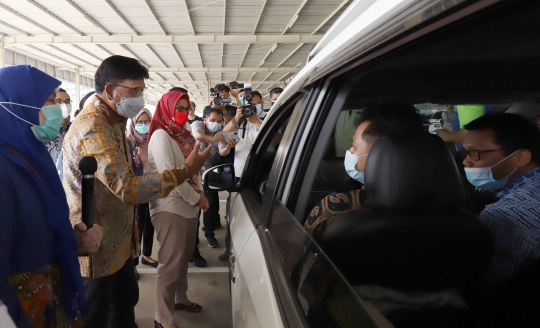 Drive Thru Bantu Kejar Target 21,6 Juta Lansia Sudah Divaksin