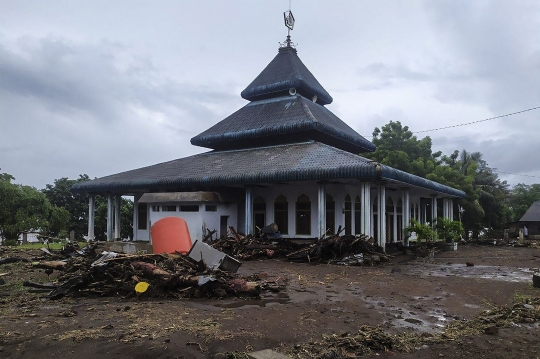 Porak-poranda Flores Timur Setelah Diterjang Banjir Bandang