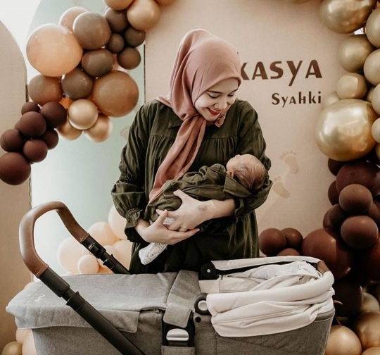 5 Potret Terbaru Baby Ukkasya Anak Zaskia dan Irwansyah, Ganteng Banget