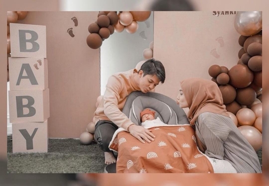 5 Potret Terbaru Baby Ukkasya Anak Zaskia dan Irwansyah, Ganteng Banget