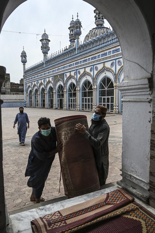 Menengok Masjid Jamia di Pakistan Bersolek Jelang Ramadan