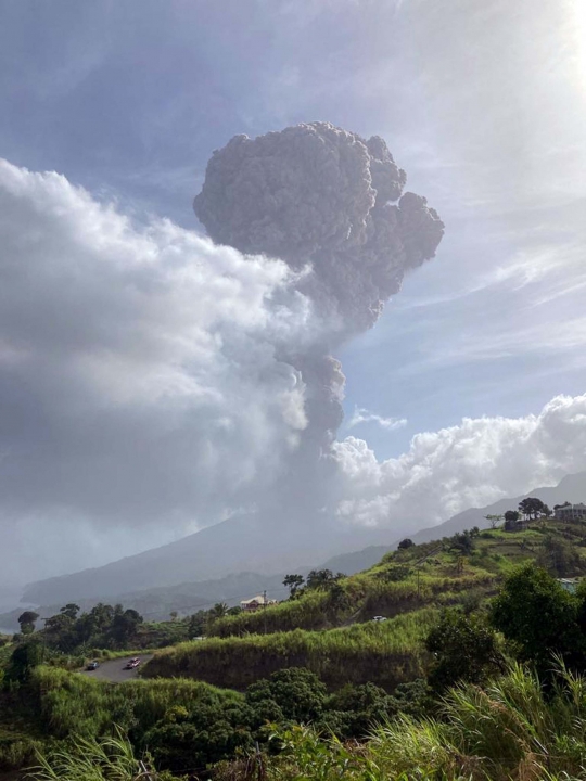 Gunung La Soufriere Meletus Pertama Kali dalam 40 Tahun