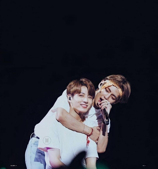 Banyak Di-Ship Hingga Dijuluki 'Taekook', Ini 7 Potret Persahabatan Jungkook & V BTS