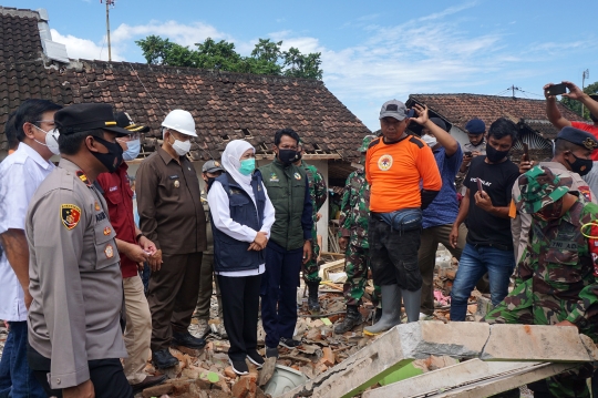 Khofifah Tengok Korban Gempa di Kampung Majangtengah