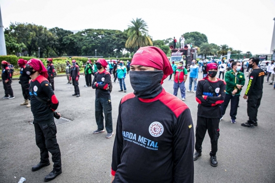 Aksi Buruh Geruduk MK