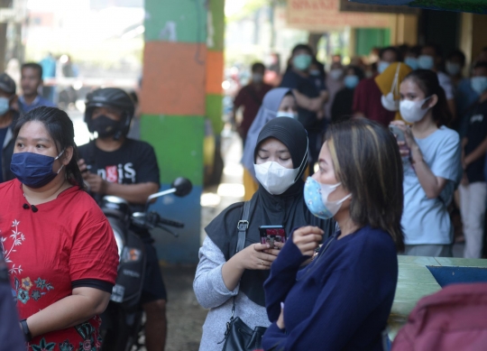 Ekspresi Sedih Pedagang Pasar Minggu Pasca Blok C Terbakar