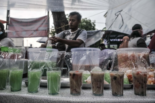 Berburu Aneka Takjil di Pasar Rawamangun