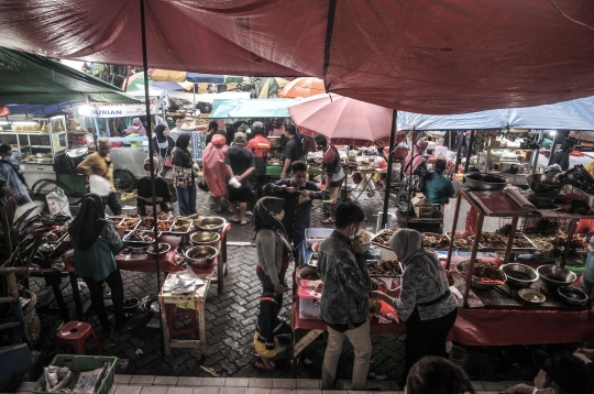 Berburu Aneka Takjil di Pasar Rawamangun