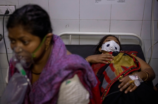 RS di India Krisis, Satu Tempat Tidur untuk Dua Pasien Covid-19