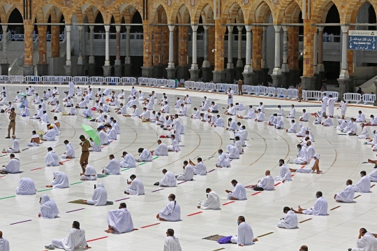 Suasana Khidmat Salat Jumat Pertama Ramadan di Masjidil Haram