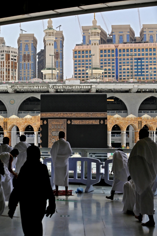 Suasana Khidmat Salat Jumat Pertama Ramadan di Masjidil Haram