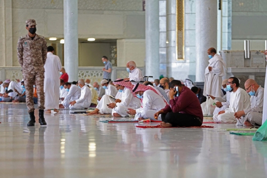 Suasana Khidmat Salat Jumat Pertama Ramadan di Masjidil Haram