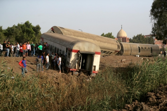 4 Gerbong Kereta Tergelincir di Mesir, 11 Tewas dan 97 Terluka