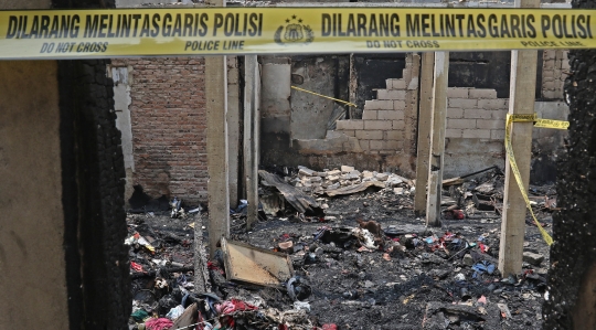Sisa-Sisa Kebakaran di Taman Sari