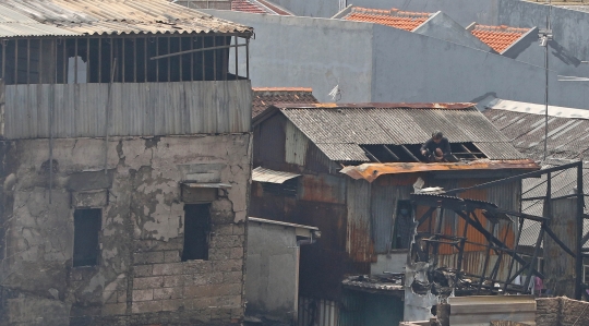 Sisa-Sisa Kebakaran di Taman Sari