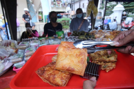 Berburu Takjil di Pasar Lama Tangerang