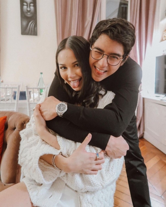 Elegan Bernuansa Serba Putih, Ini 7 Potret Rumah Alyssa Daguise Pacar Al di Paris