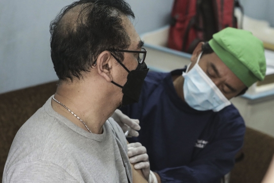 Jumlah Vaksinasi Covid-19 di Indonesia Tercatat 11 Juta Orang