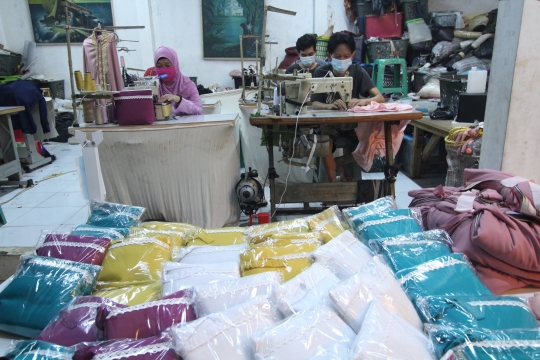 Produksi Mukena di Tangerang Meningkat Saat Ramadan