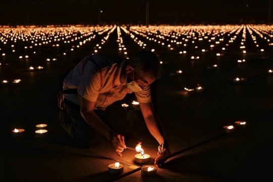330.000 Lilin Pecahkan Rekor Dunia di Hari Bumi