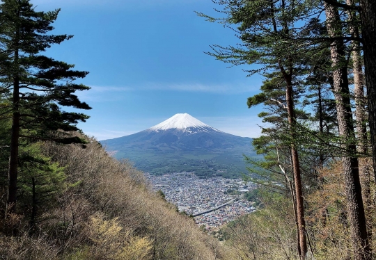 Memandangi Keindahan Gunung Fuji dari Kota Fujiyoshida