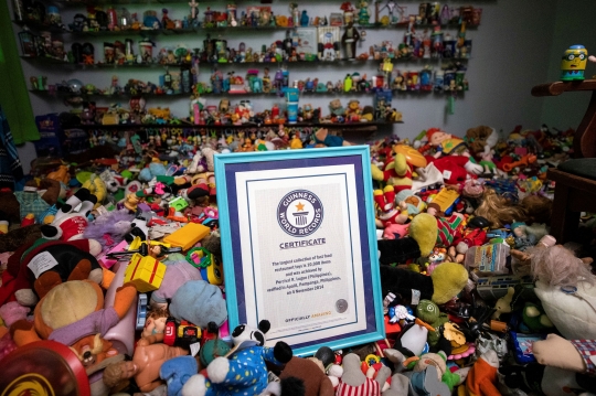 Pria Filipina Koleksi 20.000 Mainan dari Restoran Siap Saji
