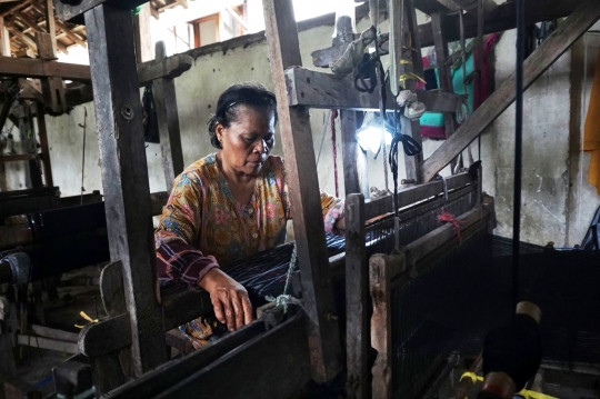 Senjakala Perajin Sarung Tenun yang Tergerus Zaman