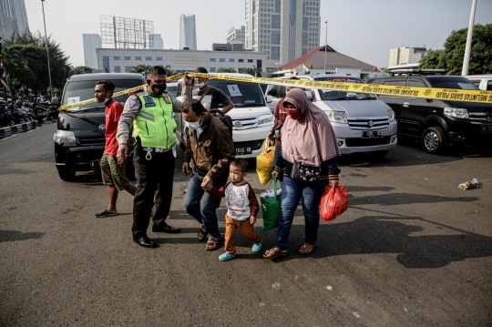 Usai Terjaring Razia, Penumpang Travel Gelap Dipulangkan Polisi