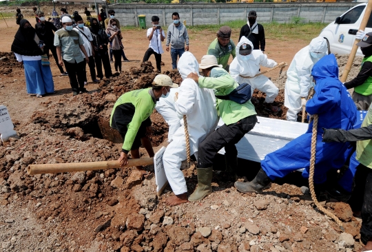 Intensitas Pemakaman Korban Covid-19 Alami Penurunan di TPU Rorotan