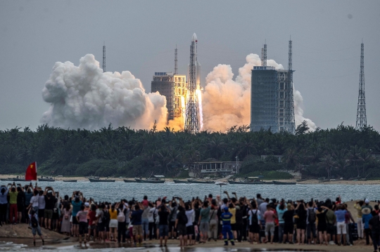 Peluncuran Modul Inti untuk Stasiun Luar Angkasa China