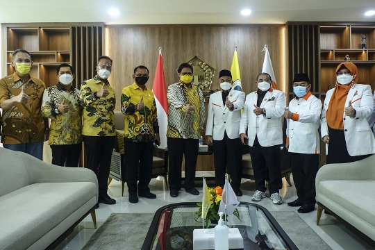 Pimpinan PKS Sambangi Markas Golkar