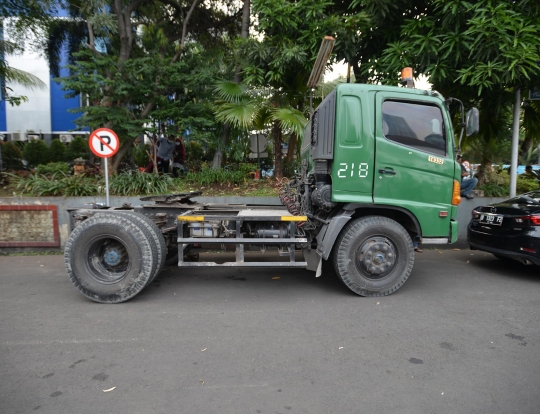 Ini Truk Kontainer yang Dikemudikan Bocah 12 Tahun