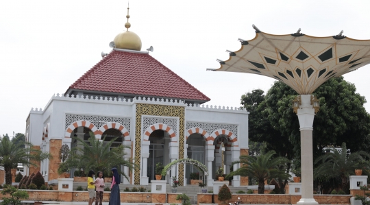 Tugu Alquran Tertinggi Dunia di Masjid Istana Anak Yatim Bogor