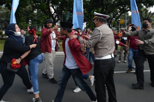 Ricuh di Aksi May Day, Polisi Amankan Puluhan Pengunjuk Rasa