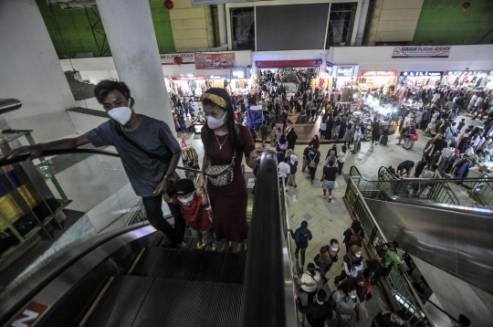 Kerumunan Pasar Tanah Abang di Tengah Pandemi Covid-19