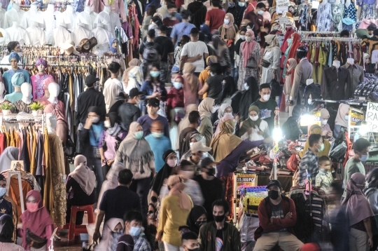 Kerumunan Pasar Tanah Abang di Tengah Pandemi Covid-19