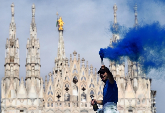 Euforia Suporter Inter Milan Rayakan Scudetto