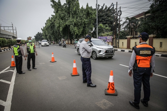 Penyekatan Arus Mudik di Pasar Jumat