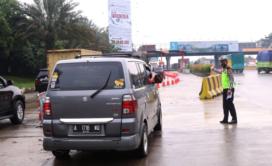 Nekat Mudik, Pengendara di Tol Cikupa Dipaksa Putar Balik