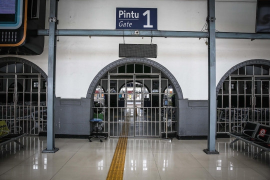 Sepinya Stasiun Pasar Senen di Tengah Larangan Mudik