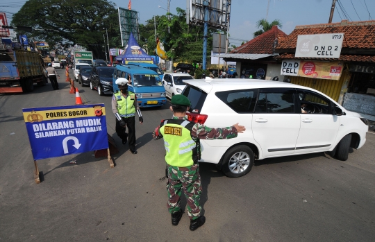 Kendaraan Tak Dilengkapi Dokumen Perjalanan Dipaksa Putar Balik di Parung