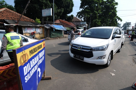 Kendaraan Tak Dilengkapi Dokumen Perjalanan Dipaksa Putar Balik di Parung