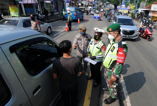 Kendaraan Tak Dilengkapi Dokumen Perjalanan Dipaksa Putar Balik di Parung