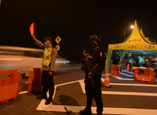 Penjagaan Jalur Mudik di Tol Pejagan