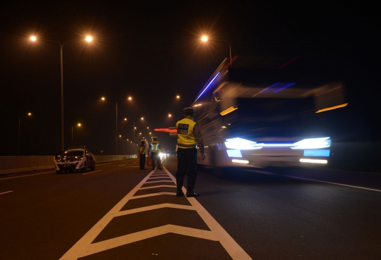 Penjagaan Jalur Mudik di Tol Pejagan