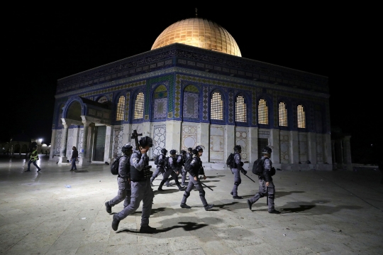 Bentrokan Warga Palestina dan Polisi Israel di Kompleks Masjid Al Aqsa