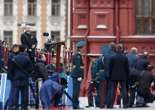 Presiden Putin Peringati Hari Kemenangan Perang Dunia II Tanpa Masker